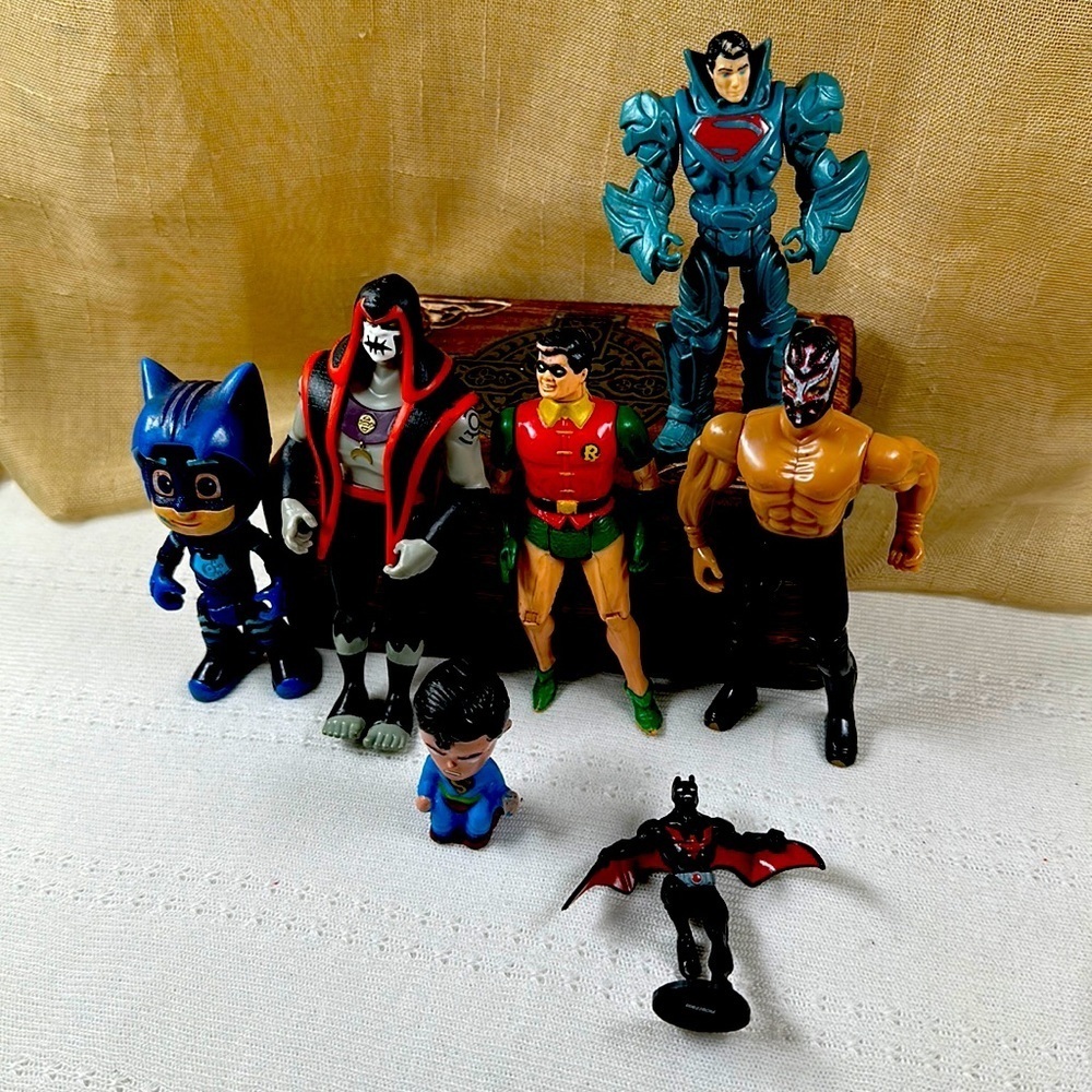 Toy Figurines lot